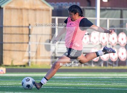 Thumbnail 2 in The Woodlands vs Aldine (UIL 6A D1 Soccer Bi-District) photogallery.