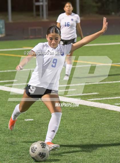 Thumbnail 3 in The Woodlands vs Aldine (UIL 6A D1 Soccer Bi-District) photogallery.
