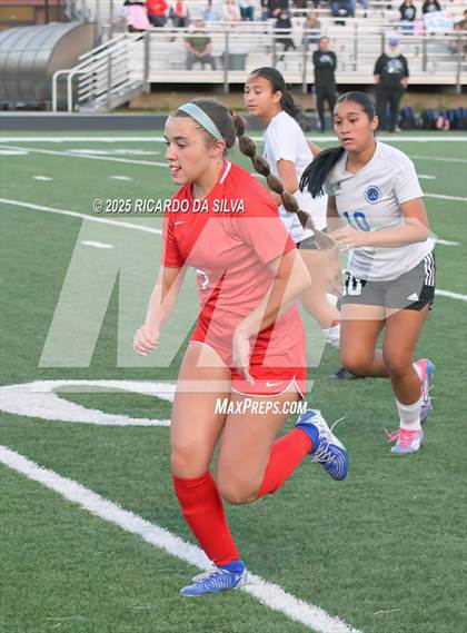 Thumbnail 3 in The Woodlands vs Aldine (UIL 6A D1 Soccer Bi-District) photogallery.