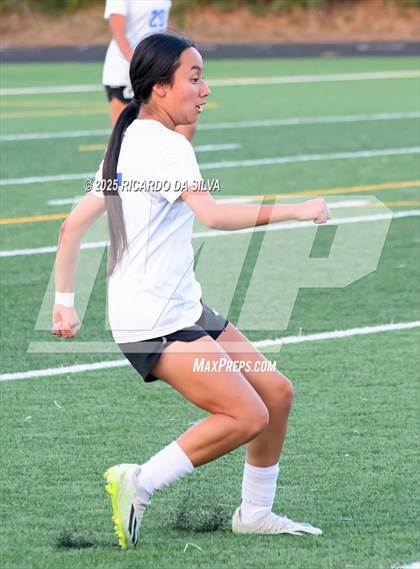 Thumbnail 2 in The Woodlands vs Aldine (UIL 6A D1 Soccer Bi-District) photogallery.