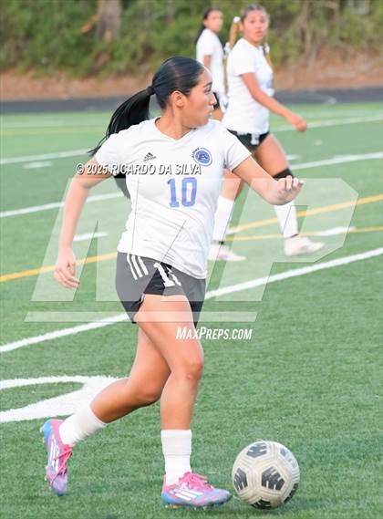 Thumbnail 1 in The Woodlands vs Aldine (UIL 6A D1 Soccer Bi-District) photogallery.