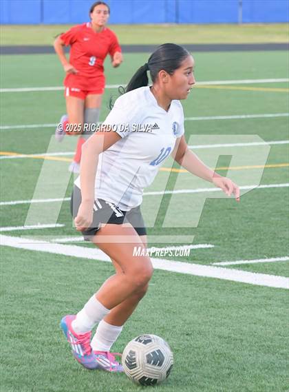 Thumbnail 3 in The Woodlands vs Aldine (UIL 6A D1 Soccer Bi-District) photogallery.