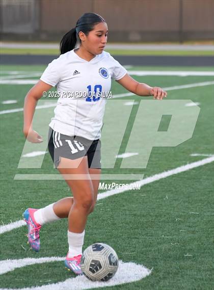Thumbnail 1 in The Woodlands vs Aldine (UIL 6A D1 Soccer Bi-District) photogallery.