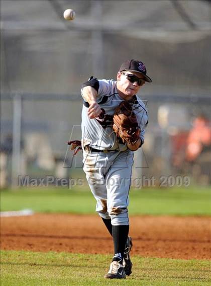 Thumbnail 3 in Jones vs. Sparkman photogallery.