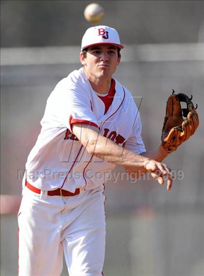 Thumbnail 3 in Jones vs. Sparkman photogallery.