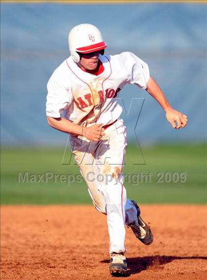 Thumbnail 2 in Jones vs. Sparkman photogallery.