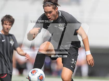 Thumbnail 3 in Fremont vs. Weber (UHSAA 6A Semifinal) photogallery.