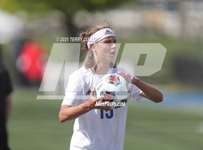 Thumbnail 2 in Fremont vs. Weber (UHSAA 6A Semifinal) photogallery.