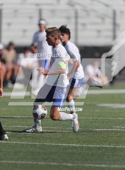 Thumbnail 3 in Fremont vs. Weber (UHSAA 6A Semifinal) photogallery.