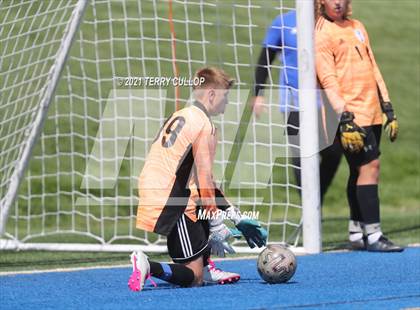 Thumbnail 1 in Fremont vs. Weber (UHSAA 6A Semifinal) photogallery.