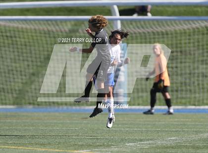 Thumbnail 1 in Fremont vs. Weber (UHSAA 6A Semifinal) photogallery.