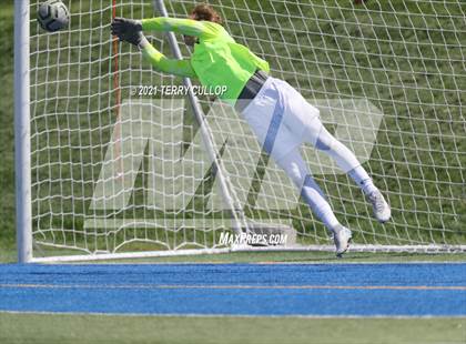 Thumbnail 3 in Fremont vs. Weber (UHSAA 6A Semifinal) photogallery.