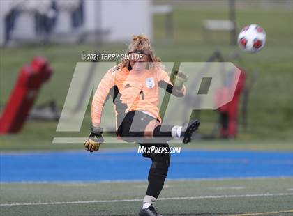 Thumbnail 2 in Fremont vs. Weber (UHSAA 6A Semifinal) photogallery.