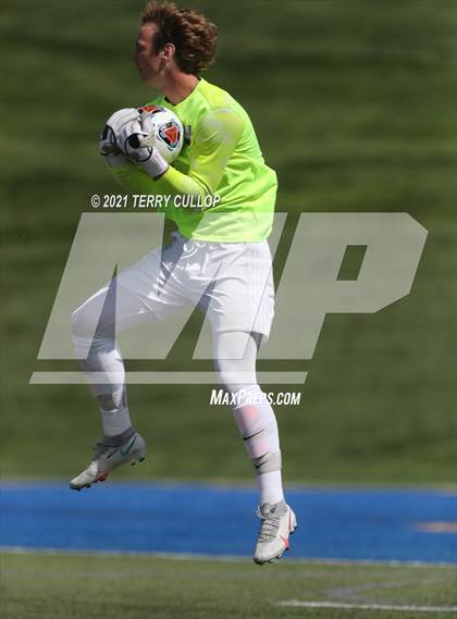 Thumbnail 3 in Fremont vs. Weber (UHSAA 6A Semifinal) photogallery.