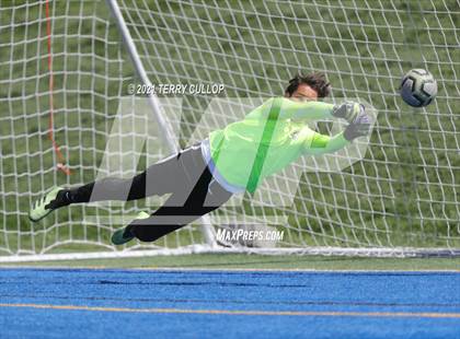 Thumbnail 2 in Fremont vs. Weber (UHSAA 6A Semifinal) photogallery.
