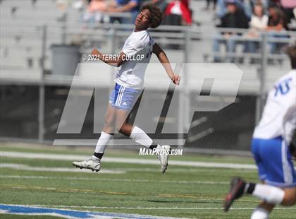 Thumbnail 2 in Fremont vs. Weber (UHSAA 6A Semifinal) photogallery.