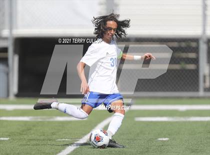 Thumbnail 3 in Fremont vs. Weber (UHSAA 6A Semifinal) photogallery.