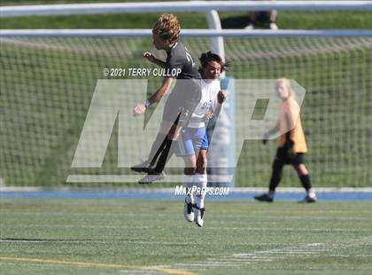 Thumbnail 2 in Fremont vs. Weber (UHSAA 6A Semifinal) photogallery.