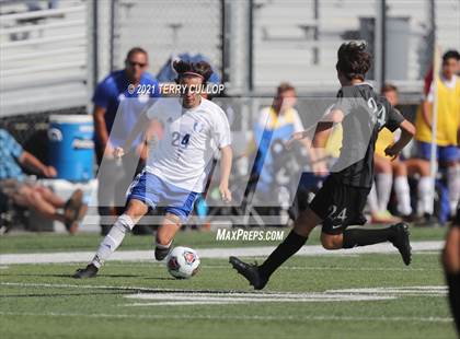 Thumbnail 2 in Fremont vs. Weber (UHSAA 6A Semifinal) photogallery.