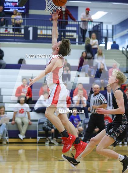 Thumbnail 3 in Maple Mountain vs. Madison (Charger Tournament of Champions) photogallery.