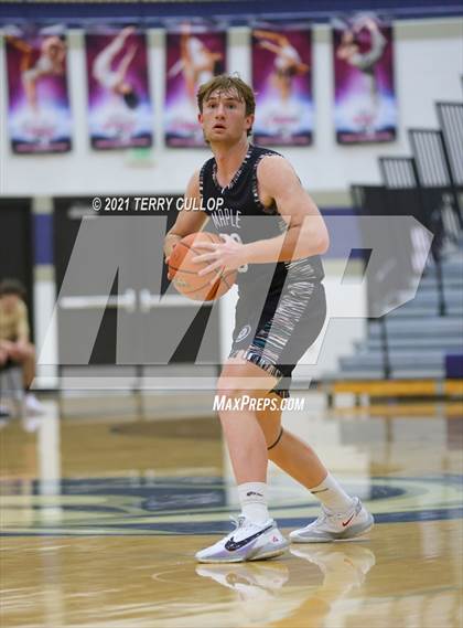 Thumbnail 2 in Maple Mountain vs. Madison (Charger Tournament of Champions) photogallery.
