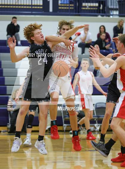 Thumbnail 3 in Maple Mountain vs. Madison (Charger Tournament of Champions) photogallery.