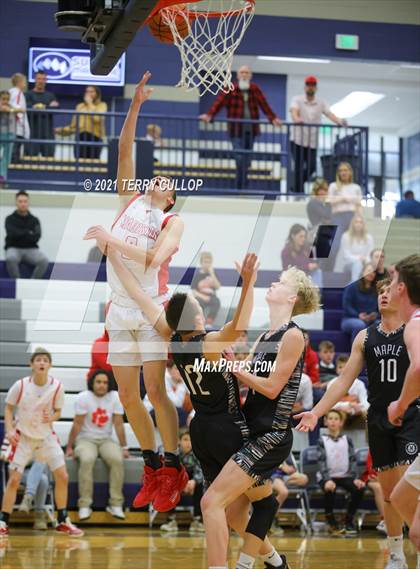 Thumbnail 3 in Maple Mountain vs. Madison (Charger Tournament of Champions) photogallery.