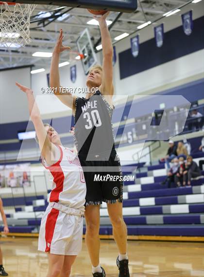 Thumbnail 3 in Maple Mountain vs. Madison (Charger Tournament of Champions) photogallery.