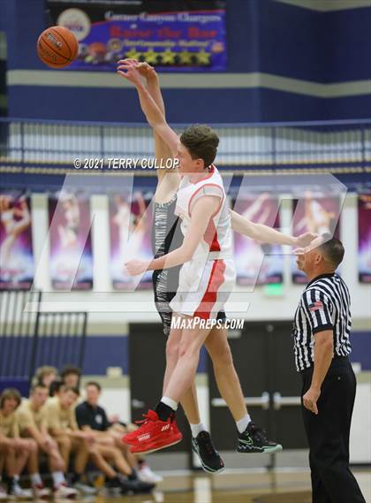 Thumbnail 1 in Maple Mountain vs. Madison (Charger Tournament of Champions) photogallery.