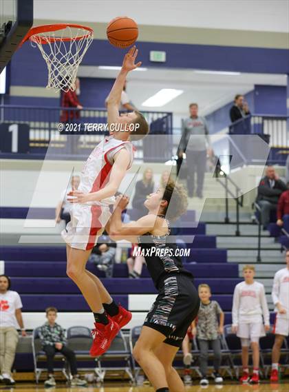 Thumbnail 2 in Maple Mountain vs. Madison (Charger Tournament of Champions) photogallery.