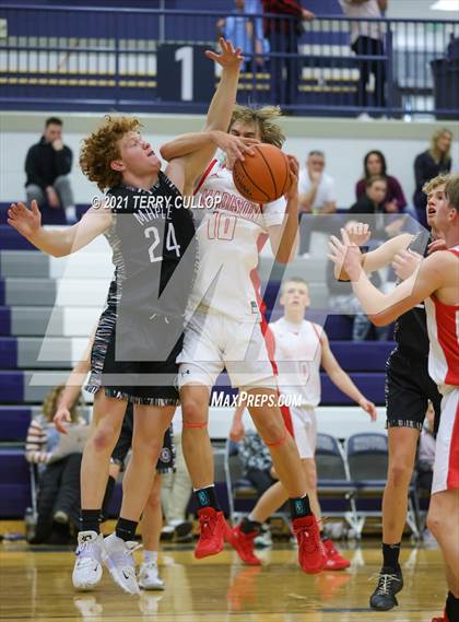 Thumbnail 2 in Maple Mountain vs. Madison (Charger Tournament of Champions) photogallery.