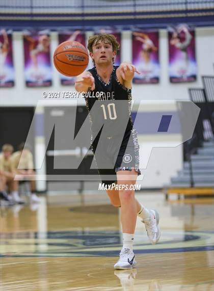 Thumbnail 3 in Maple Mountain vs. Madison (Charger Tournament of Champions) photogallery.
