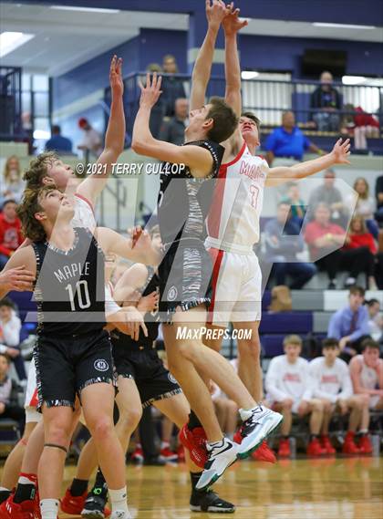 Thumbnail 2 in Maple Mountain vs. Madison (Charger Tournament of Champions) photogallery.