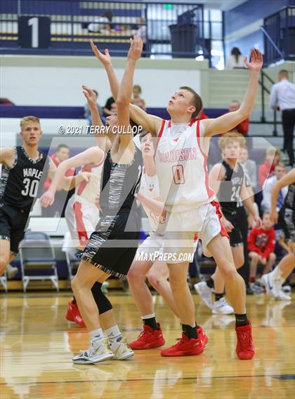 Thumbnail 2 in Maple Mountain vs. Madison (Charger Tournament of Champions) photogallery.