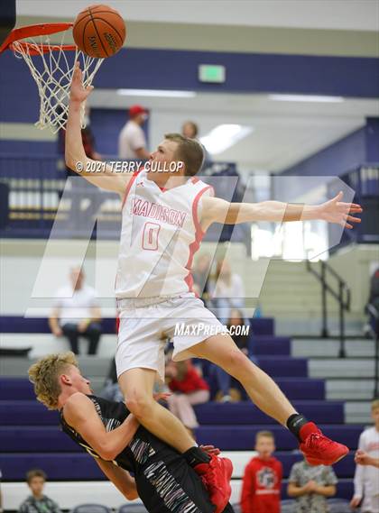 Thumbnail 2 in Maple Mountain vs. Madison (Charger Tournament of Champions) photogallery.