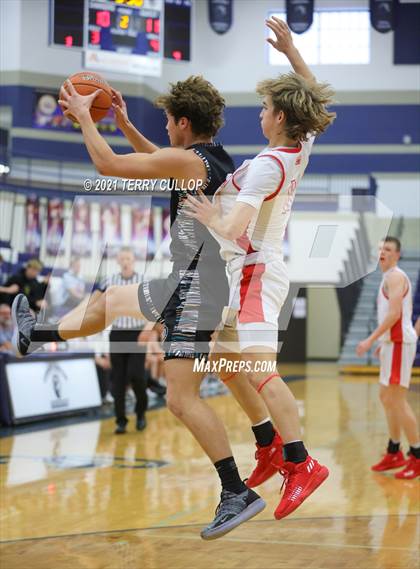 Thumbnail 1 in Maple Mountain vs. Madison (Charger Tournament of Champions) photogallery.