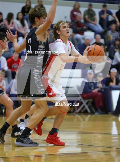 Thumbnail 3 in Maple Mountain vs. Madison (Charger Tournament of Champions) photogallery.