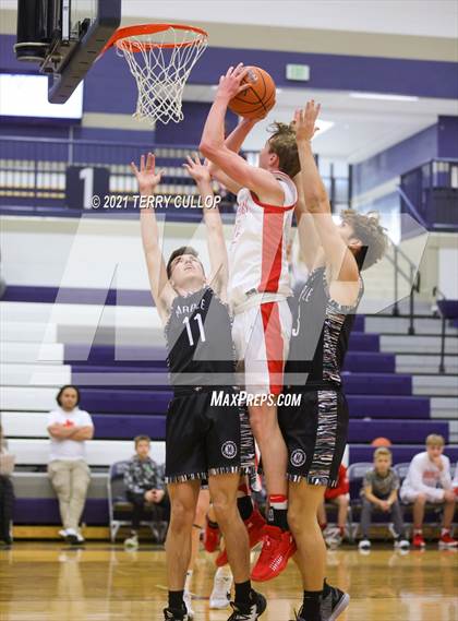 Thumbnail 2 in Maple Mountain vs. Madison (Charger Tournament of Champions) photogallery.