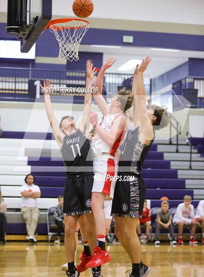 Thumbnail 2 in Maple Mountain vs. Madison (Charger Tournament of Champions) photogallery.