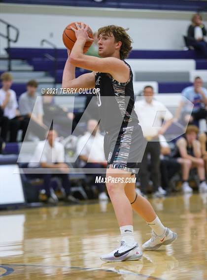 Thumbnail 3 in Maple Mountain vs. Madison (Charger Tournament of Champions) photogallery.