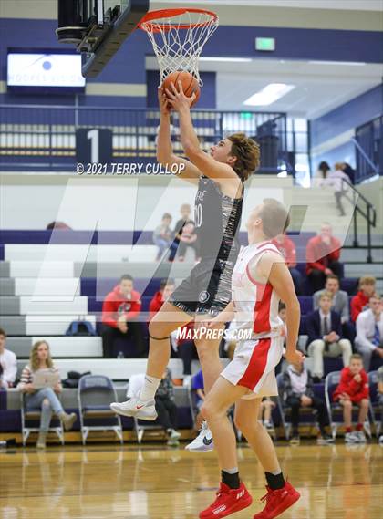 Thumbnail 2 in Maple Mountain vs. Madison (Charger Tournament of Champions) photogallery.