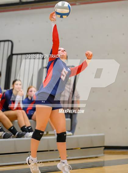 Thumbnail 2 in Deerfield vs. Sublette photogallery.