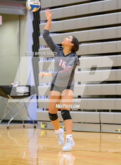 Thumbnail 1 in Deerfield vs. Sublette photogallery.