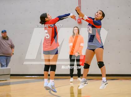 Thumbnail 3 in Deerfield vs. Sublette photogallery.