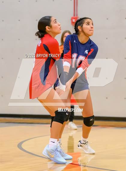 Thumbnail 2 in Deerfield vs. Sublette photogallery.