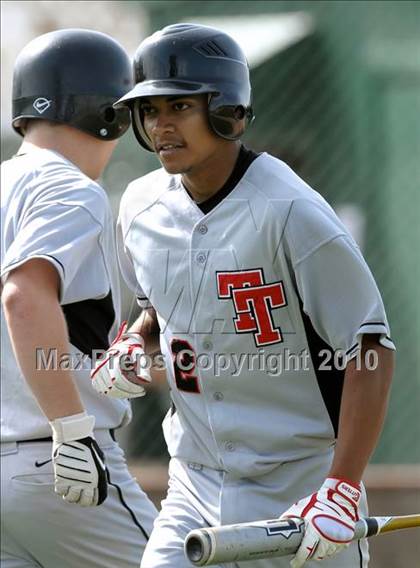 Thumbnail 1 in Tustin @ Canyon photogallery.