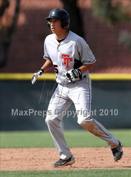 Thumbnail 2 in Tustin @ Canyon photogallery.