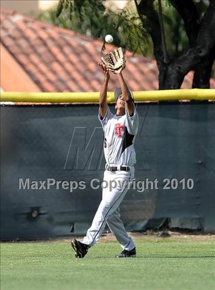 Thumbnail 2 in Tustin @ Canyon photogallery.