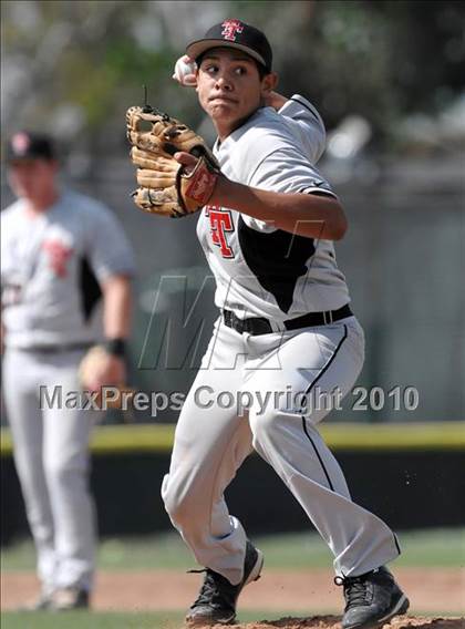 Thumbnail 2 in Tustin @ Canyon photogallery.