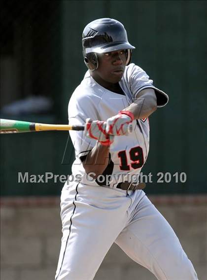 Thumbnail 1 in Tustin @ Canyon photogallery.